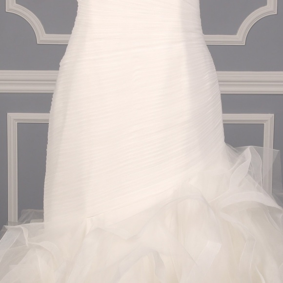 Pronovias Mildred Wedding Dress, Size 14 - Picture 3 of 8